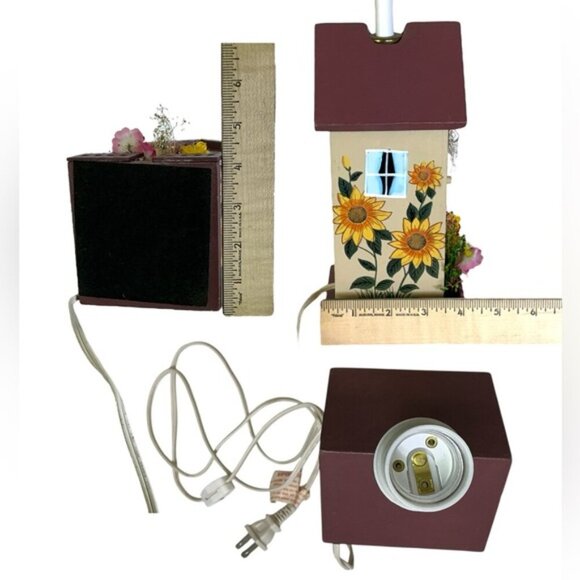 Birdhouse Table Lamp Sunflower Rustic Wood Hand Crafted Tan Country Barn Red - Picture 7 of 15